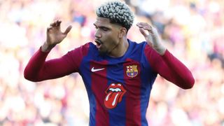 Novedades en el futuro inmediato de Ronald Araújo en el Barça