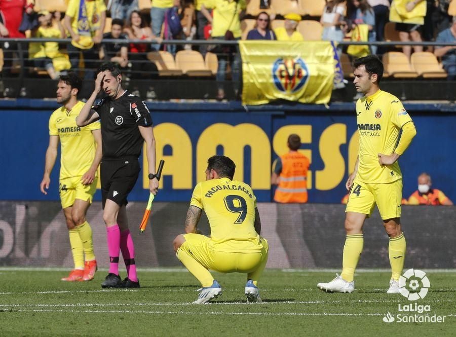 El ambientazo en la previa del Villarreal-Sevilla: más de mil nervionenses tiñen de blanquirrojo el estadio amarillo